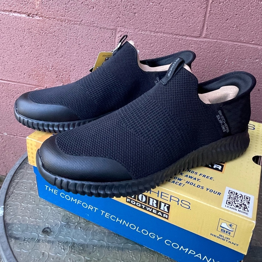 NIB Skechers Hands Free Slip-in Cessnock Shoes Size 10 Men’s